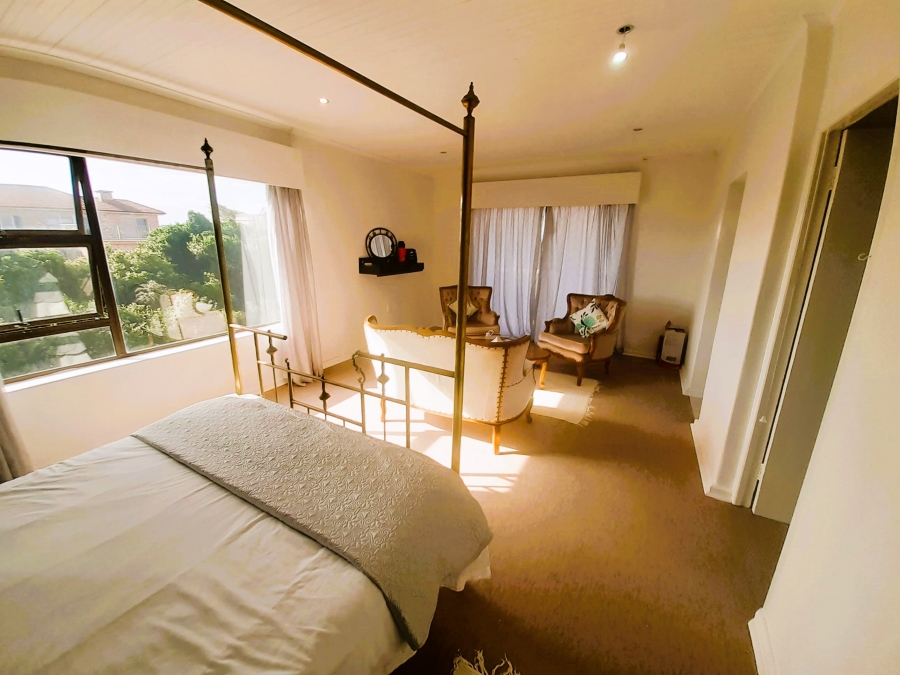 5 Bedroom Property for Sale in Paradise Beach Eastern Cape